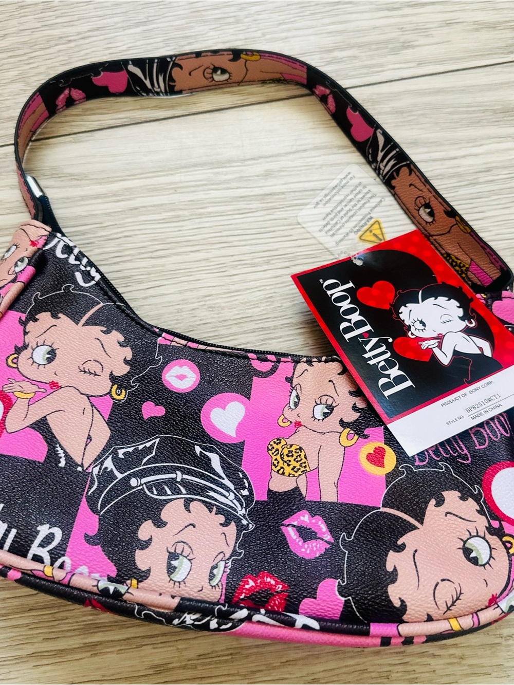 Betty Boop Black and Pink Graphic Shoulder Bag - Picture 2 of 7